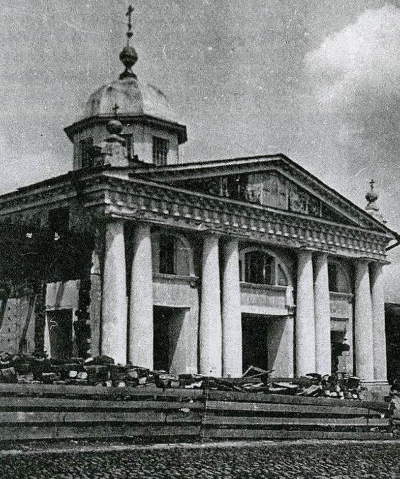 Бывшие торговые ряды, Спасо-Преображенская церковь в старину